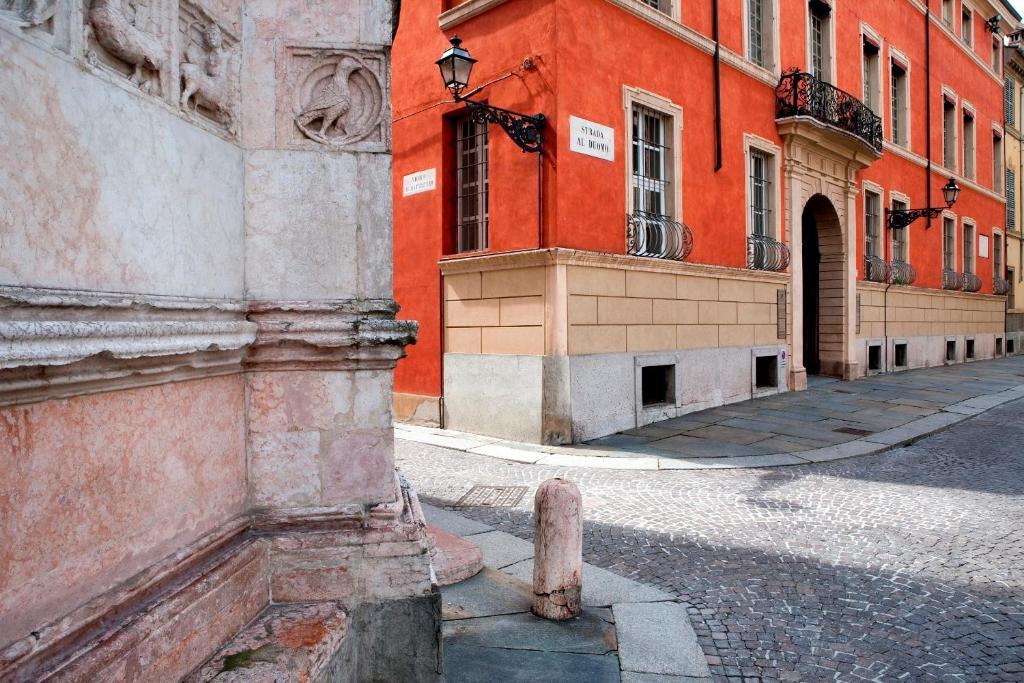 Palazzo Dalla Rosa Prati 2*